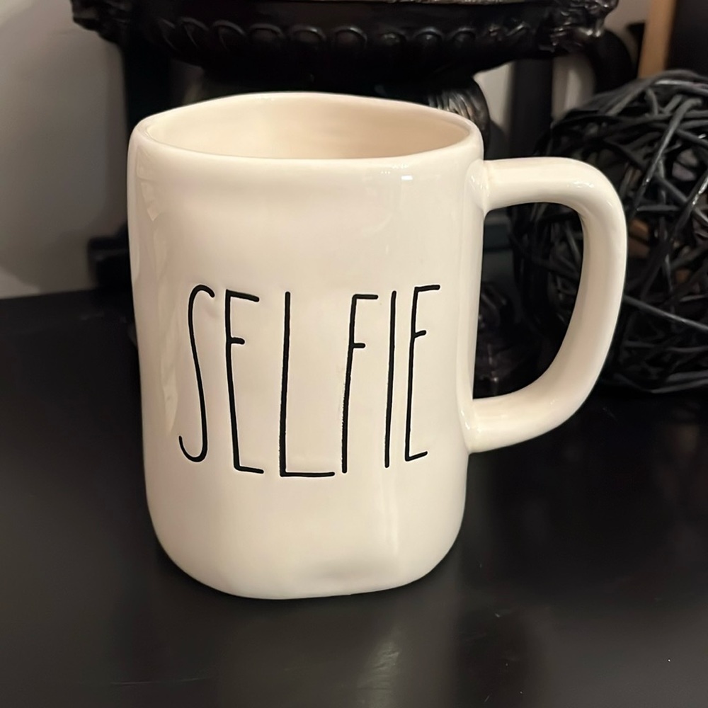 NEW Rae Dunn SELFIE Large Mug - Picture 2 of 6